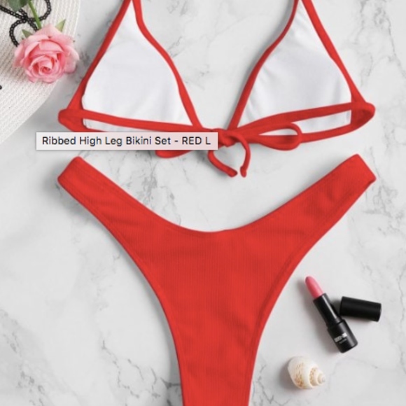 Red bikini - Picture 3 of 3